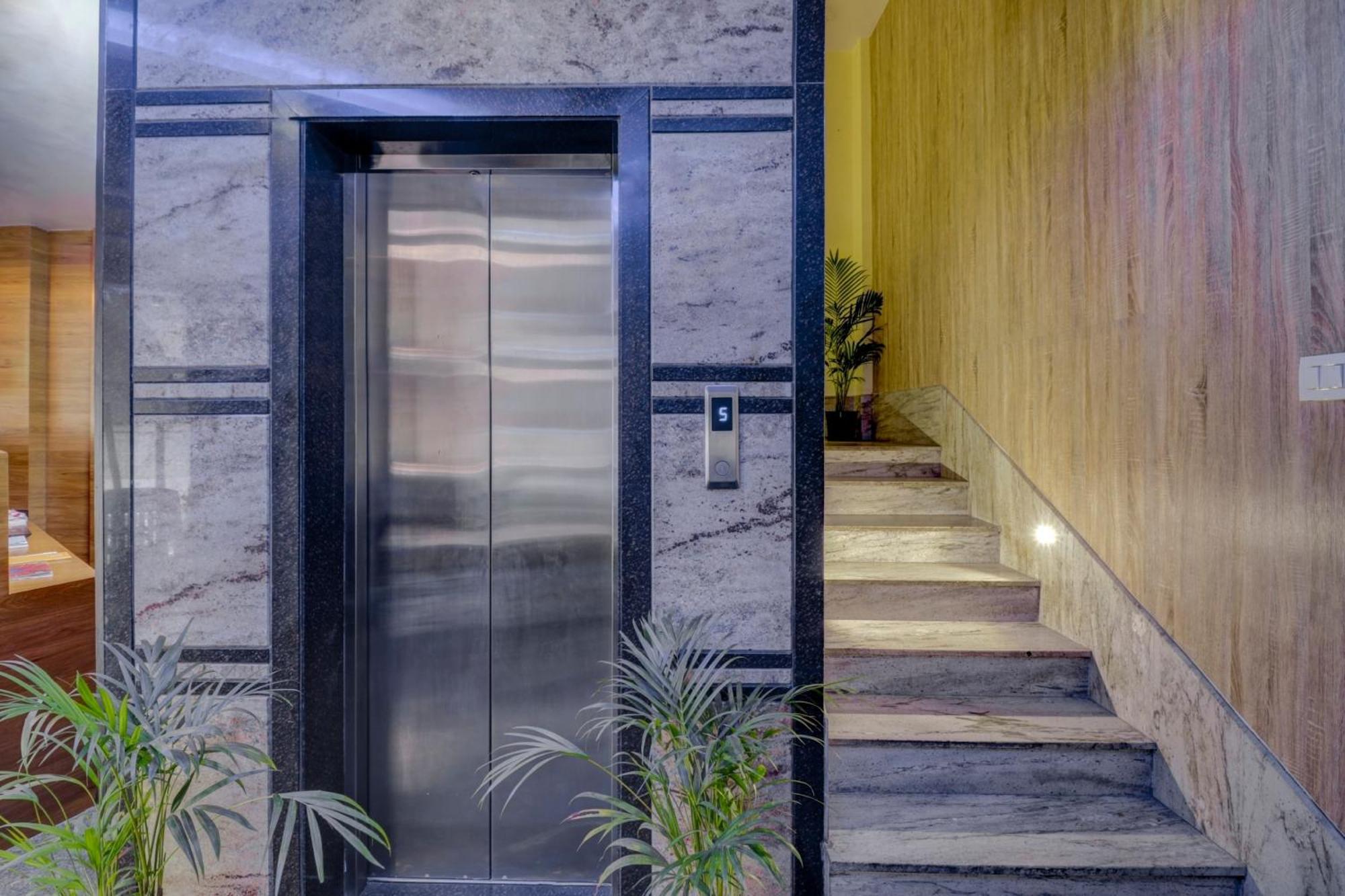 Hotel Collection O Karthika Residency Bangalore Exterior foto